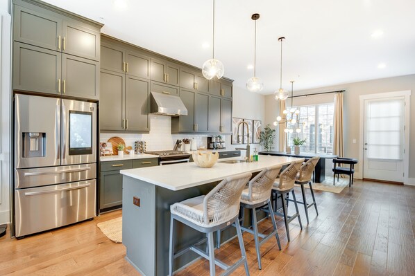 Apartment (3 Bedrooms) | Interior - Chic Atlanta Vacation Rental ~ 1 Mi to Downtown! (Atlanta)