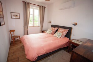 2 dormitorios, tabla de planchar con plancha, wifi y ropa de cama