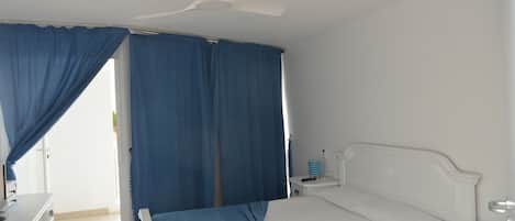 Iron/ironing board, free WiFi, bed sheets