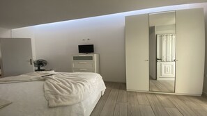 1 soverom, strykejern/-brett, wi-fi (inkludert) og sengetøy