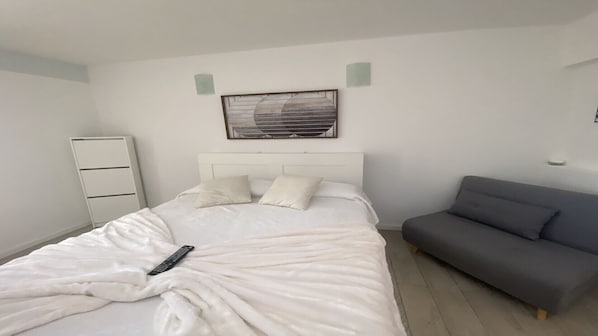 1 bedroom, iron/ironing board, free WiFi, bed sheets