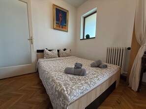 1 bedroom, iron/ironing board, WiFi