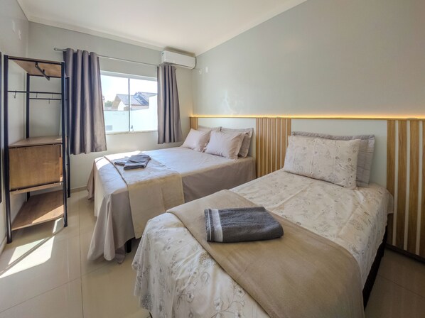 2 bedrooms, iron/ironing board, Internet, bed sheets