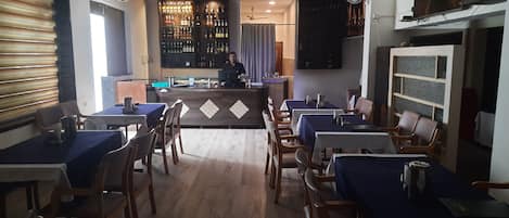 Bar (en el alojamiento)