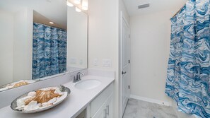 Shower, hair dryer - PXC3151-102 Summary: (Kissimmee)