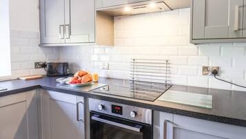 Rumah, Boleh Merokok | 11 kamar tidur