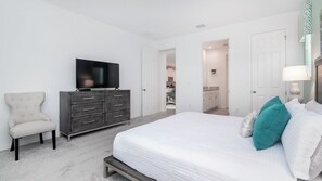 6 bedrooms, desk, iron/ironing board, WiFi