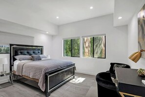 Luxury-Villa, Mehrere Betten, Poolzugang, Poolblick (Mansfield Modern)