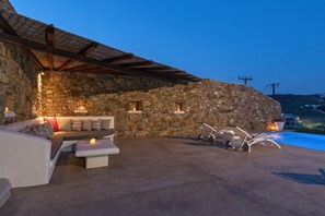 Villa, Smoking
