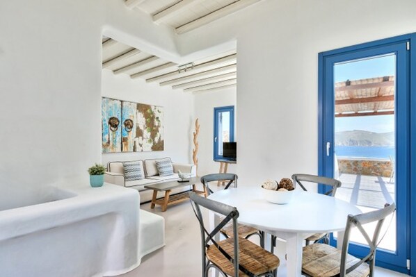 Villa, Smoking
