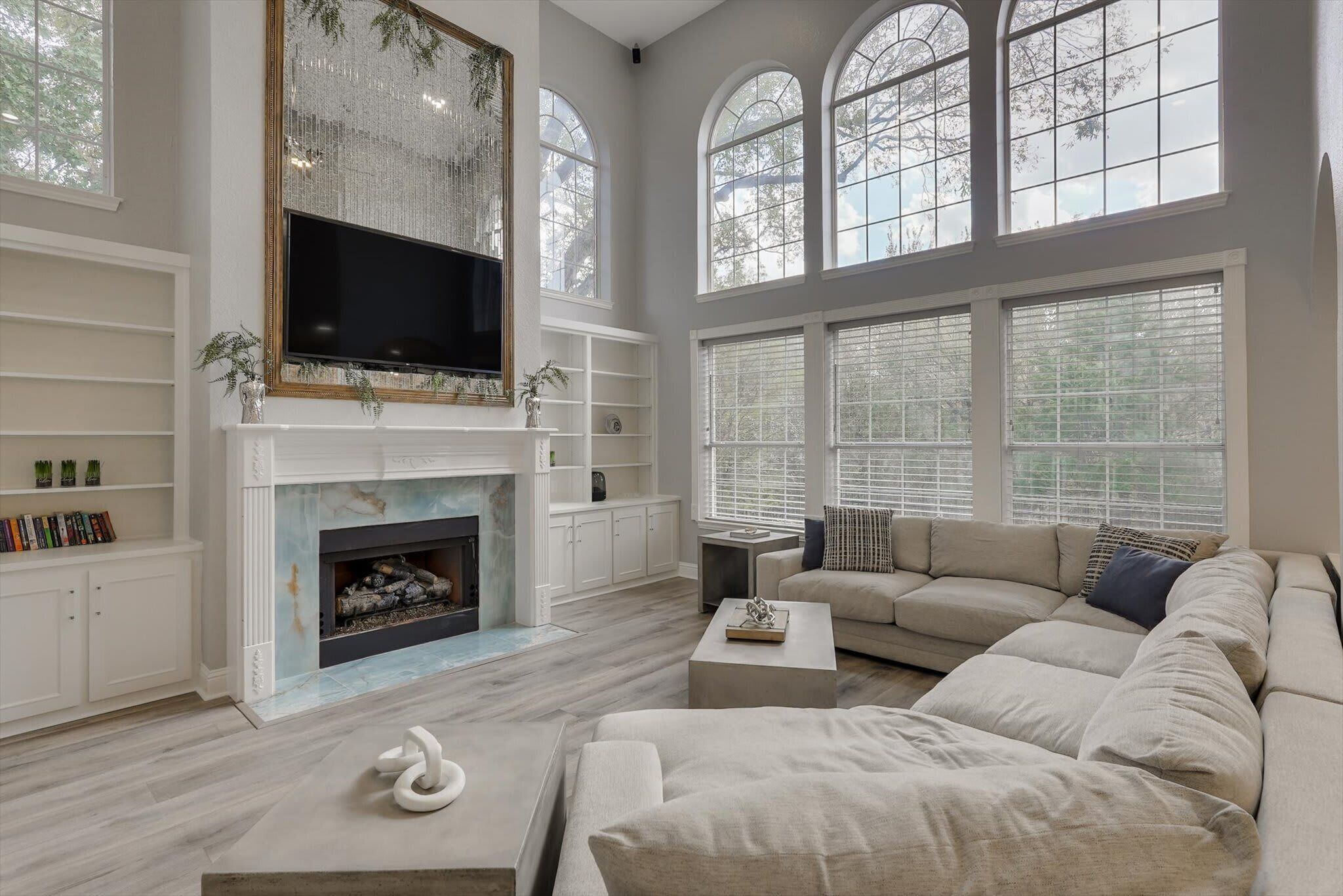 TV, fireplace, offices