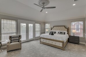 5 bedrooms, iron/ironing board, WiFi, bed sheets