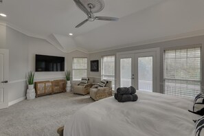 5 Schlafzimmer, Bügeleisen/Bügelbrett, WLAN, Bettwäsche