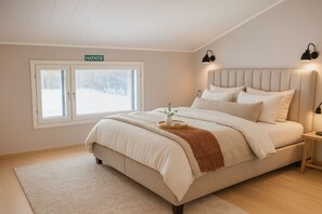 3 bedrooms, iron/ironing board, travel crib, free WiFi