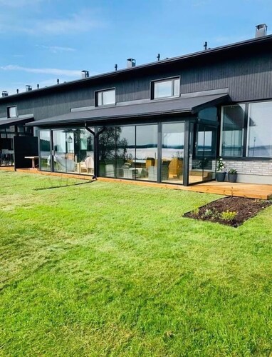 3-bedroom apartment in lovely Vuokatti at Nuasjärvi lake next to Katinkulta.