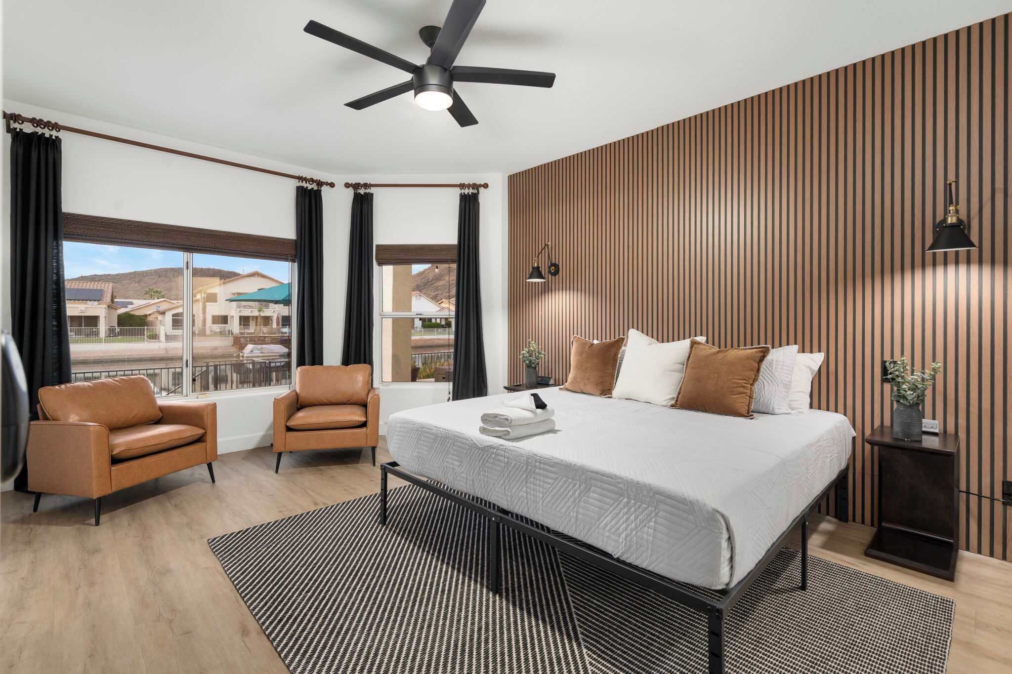 4 habitaciones, tabla de planchar con plancha, wifi y ropa de cama 