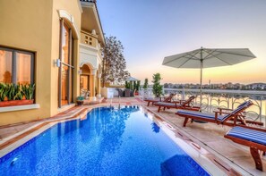 4 bedrooms