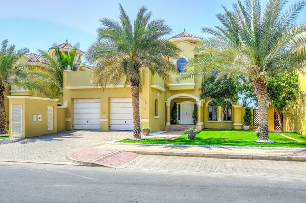 Villa, Smoking