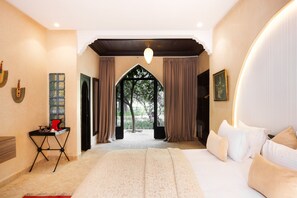 Deluxe Room, Balcony, Garden View | Hypo-allergenic bedding, memory foam beds, in-room safe, soundproofing - P.L PLACE (Marrakech)