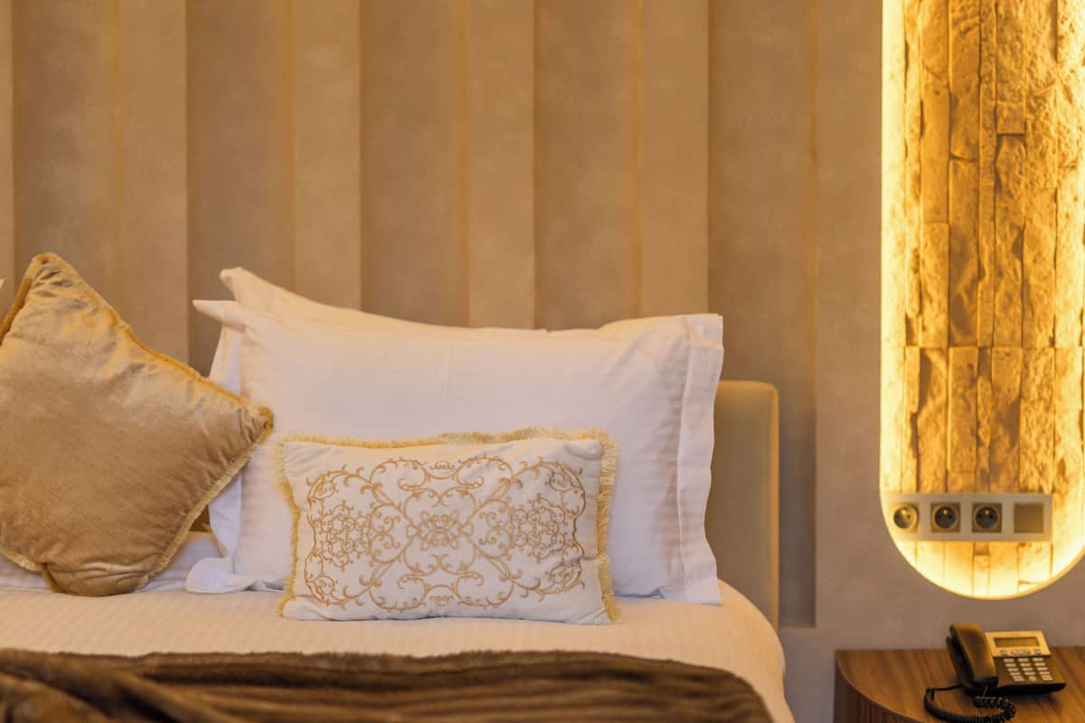 Junior Suite, Garden View | In-room safe, free WiFi
