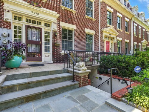 Walk to METRO - Quiet 1BR with, Rock Creek Park