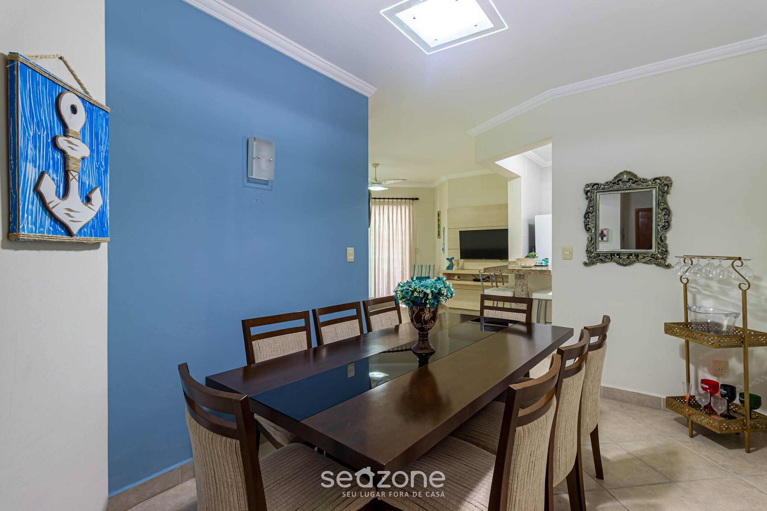 Basic Apartment | Dining