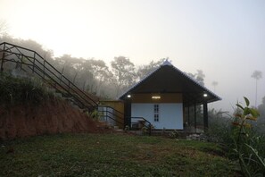 Villa, Smoking