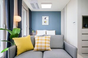 Living area - Urbanstay Incheon Songdo (Incheon)