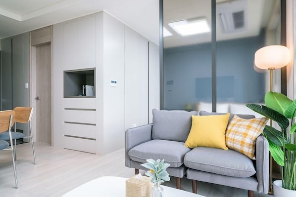 Living area - Urbanstay Incheon Songdo (Incheon)