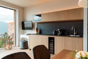 Monolocale | 4 camere