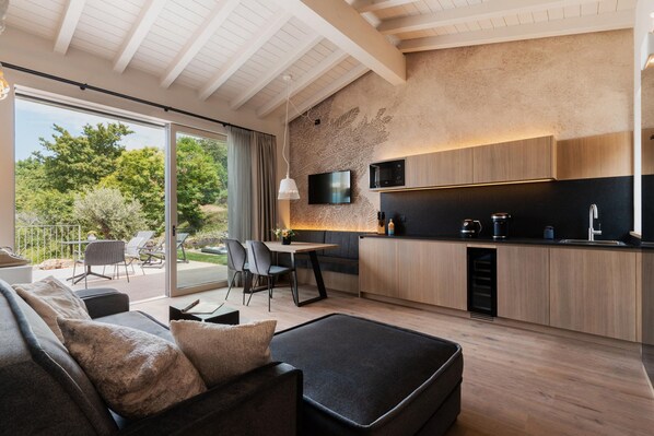 Monolocale | 4 camere