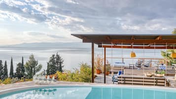 Villa | 4 bedrooms, Internet