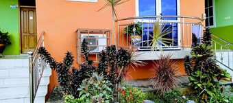 Renajoe Exclusive Centre