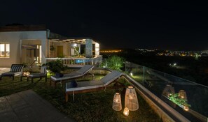 Villa | 4 bedrooms, Internet