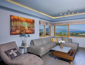 Villa | 4 bedrooms, Internet