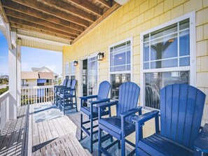 Terrace/patio - Lovin' Lowe Tide | Pet-Friendly, Elevator + Ocean Views (North Topsail Beach)