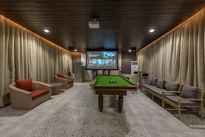 Villa, Smoking