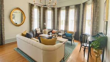 House, Smoking | 4 bedrooms, Internet