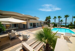 Villa, Smoking | 4 bedrooms, Internet