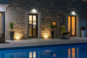 4 bedrooms - Designer Villa Simone - Modern Heritage Style (Tinjan)