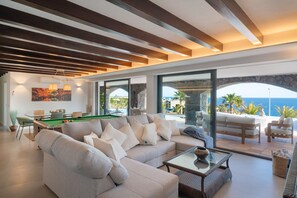 Villa | 3 bedrooms, Internet
