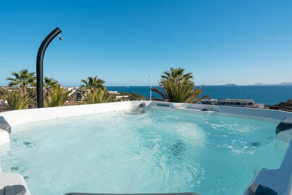 Villa | 3 bedrooms, Internet
