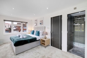 5 bedrooms