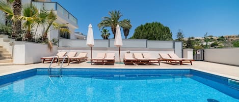 Villa | 5 bedrooms, Internet