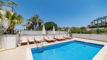 Villa | 5 bedrooms, Internet