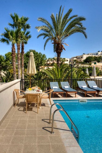 Villa Narcis - 2 Bedroom Villa With Private Pool