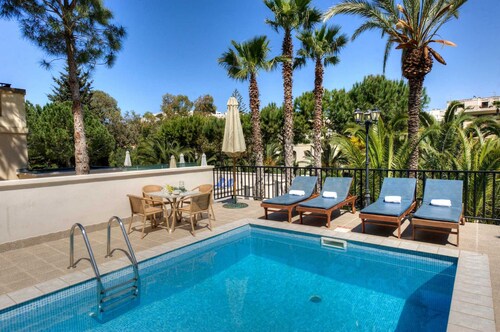 Villa Narcis - 2 Bedroom Villa With Private Pool