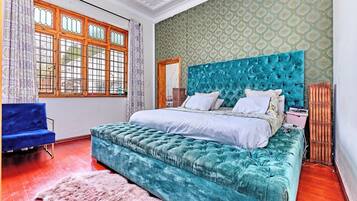 1 bedroom, iron/ironing board, internet, bed sheets