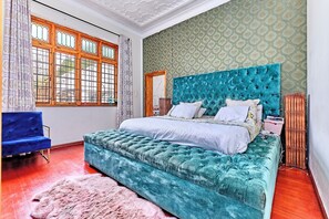 1 bedroom, iron/ironing board, internet, bed sheets