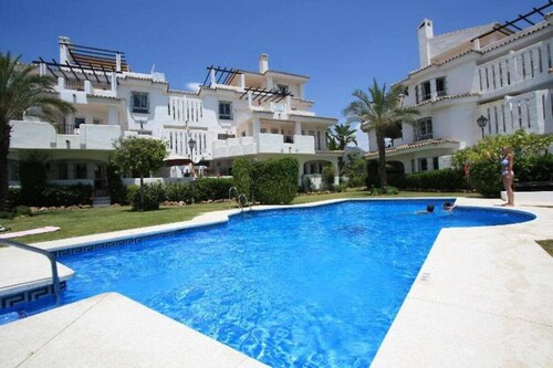 2 Bedroom Close to the Pool F-4